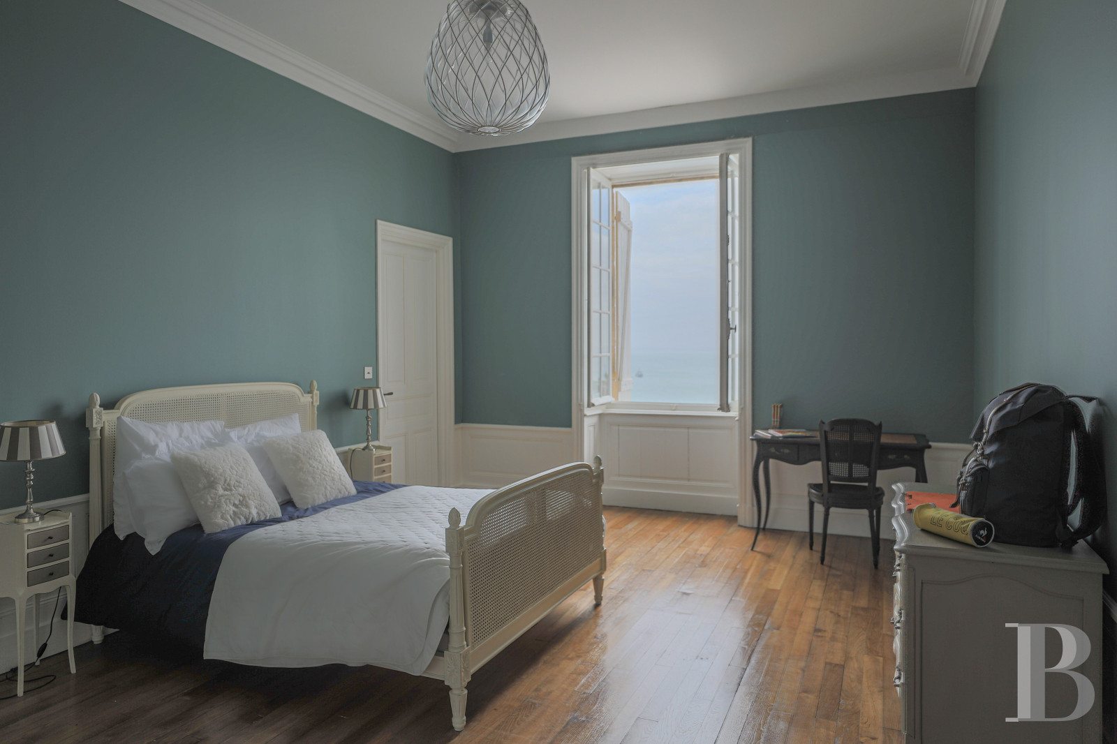 An early 19th century manor house overlooking the Bay of Douarnenez on the Crozon peninsula in Finistère - photo  n°26